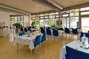 Commundo Tagungshotel Лейпциг