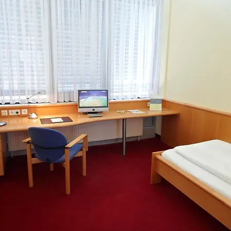Commundo Tagungshotel Отель Лейпциг